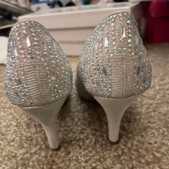 Heels - Picture 4 of 4